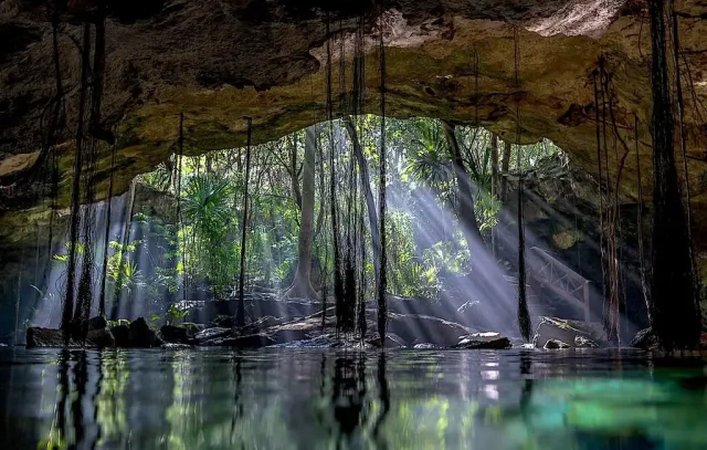 Buceo en cuevas en cenotes de México